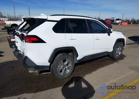 2025 Toyota Rav4 Xle z USA, uszkodzony, nr VIN 2T3W1RFV1SW377384